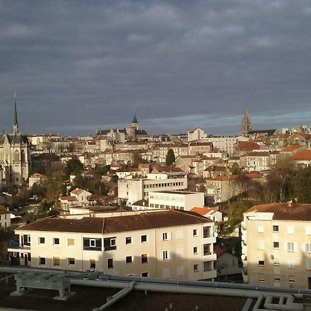 La Tour De Lavalette Acomodação com café da manhã Angoulême Exterior foto